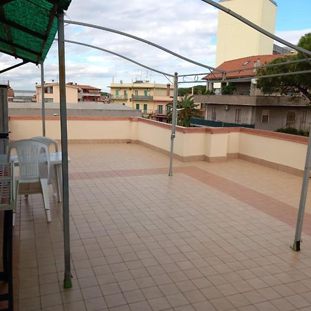 Il Brindisi Di C & C Castelli Romani Pomezia Exterior foto